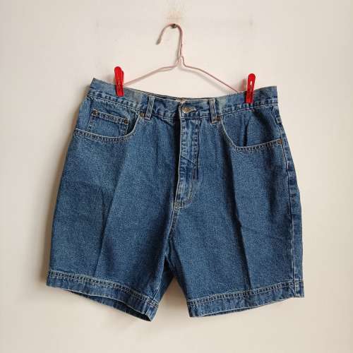 Dark Blue Jeans Shorts · 深藍色牛仔短褲