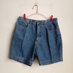 Dark Blue Jeans Shorts · 深藍色牛仔短褲
