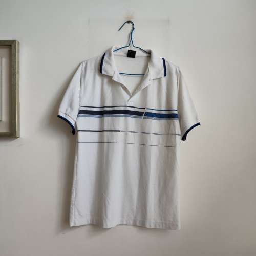 白色企領短袖衫 · White Polo Shirt ·