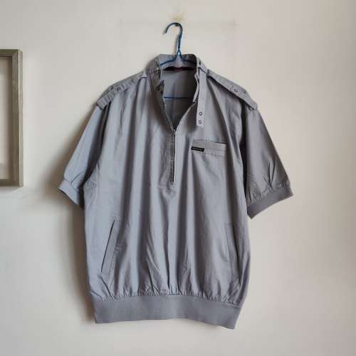 Grey Tee · 灰色T恤