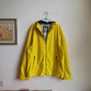 Yellow Jacket · 黃色外套