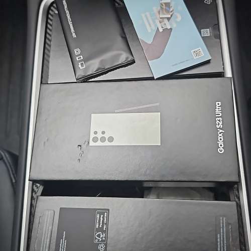 出售 Samsung S23 Ultra 白色 512 行貨過保