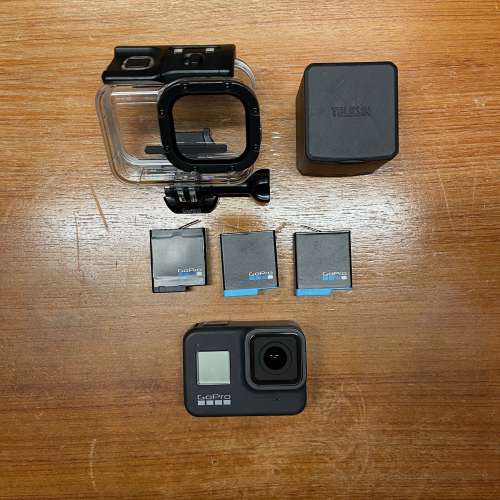 Gopro Hero 8 Black（99%新) + 原廠潛水殼