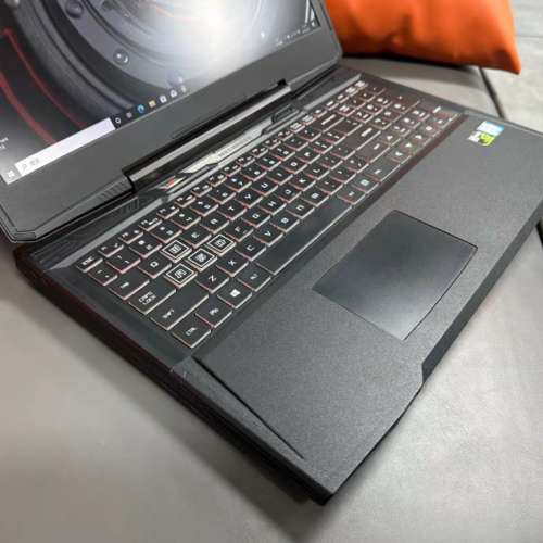 Intel® Core™ i7-7700 高階電競RGB手提電腦，4G獨立顯卡，16G DDR4，Samsung 870...