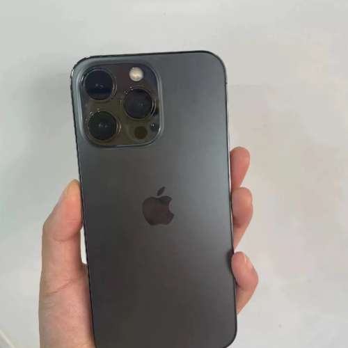 iPhone 13 Pro 512G  5g 電池效能100 ％，功能全部正常運作，已貼貴價玻璃鋼化貼及...