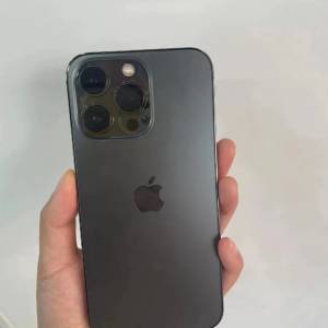 iPhone 13 Pro 512G  5g 電池效能100 ％，功能全部正常運作，已貼貴價玻璃鋼化貼及...