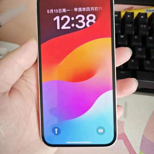 Apple iPhone 13 512G  5G 功能全部正常運作，電池效能91 %，電池良好，已貼貴價玻...