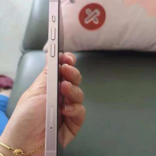 Apple iPhone 13 512G  5G 功能全部正常運作，電池效能91 %，電池良好，已貼貴價玻...