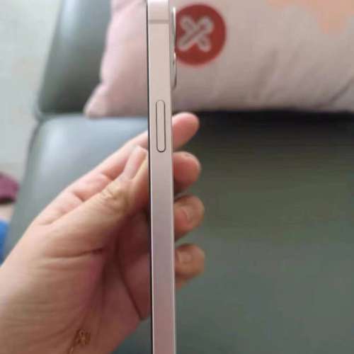 Apple iPhone 13 512G  5G 功能全部正常運作，電池效能91 %，電池良好，已貼貴價玻...