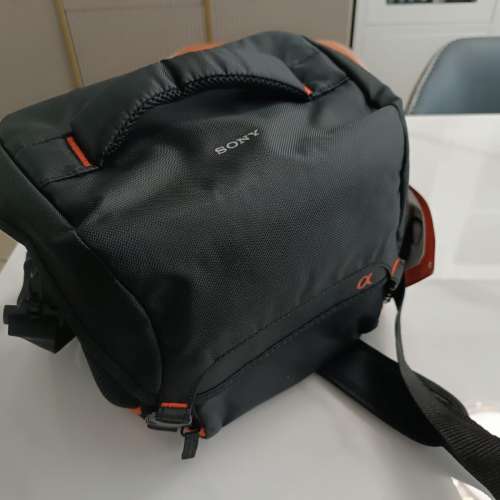 Sony LCS--SC8 bag 100% new