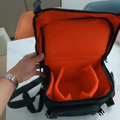 Sony LCS--SC8 bag 100% new