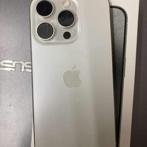 iPhone 15 pro 256g 白