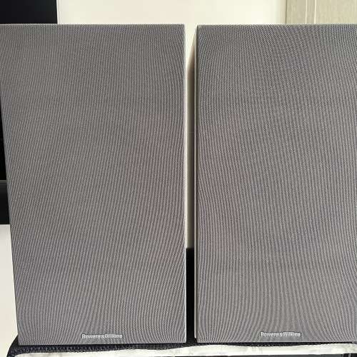 B&W 606S2 周年紀念書架喇叭