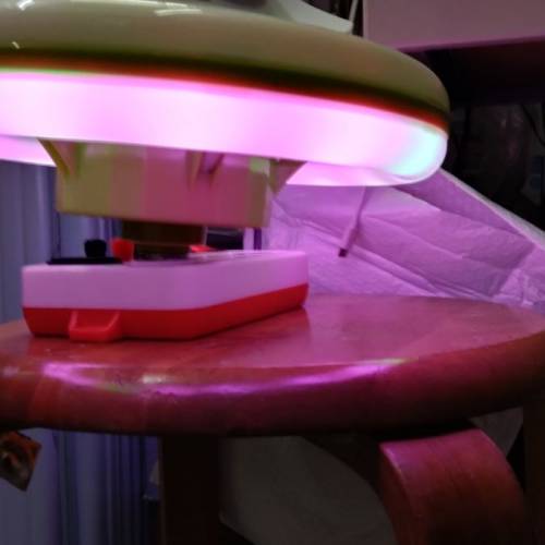 E27三色變光RGB彩色風扇燈