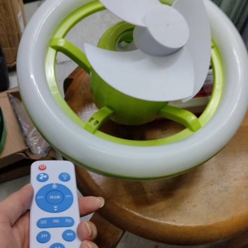 E27三色變光RGB彩色風扇燈