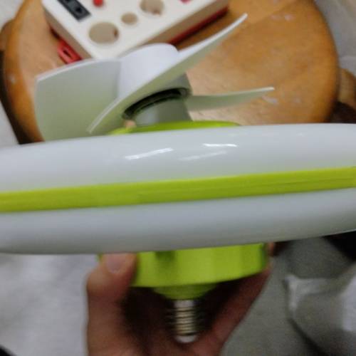 E27三色變光RGB彩色風扇燈