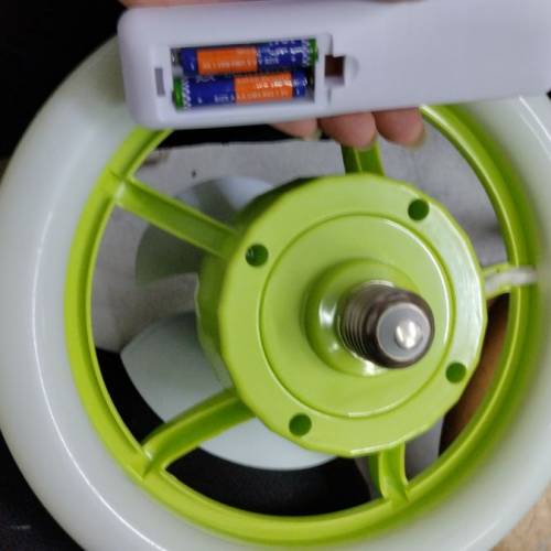 E27三色變光RGB彩色風扇燈