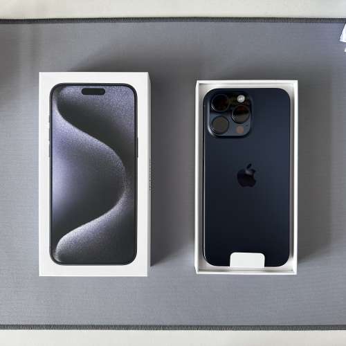 接近99.99%新 Apple iPhone 15 Pro Max 藍色256gb 版本連Apple care+