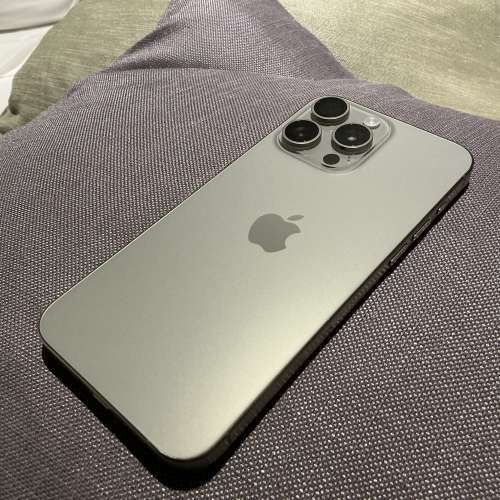 iPhone 15 Pro Max 256gb 鈦金屬 無損 有盒 有保養至28/10/2024
