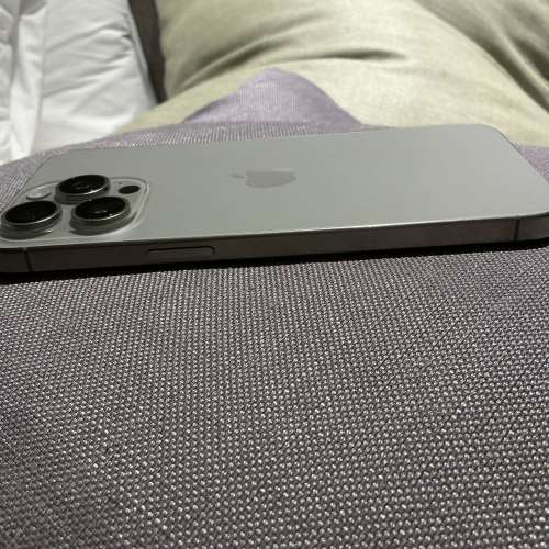 iPhone 15 Pro Max 256gb 鈦金屬 無損 有盒 有保養至28/10/2024
