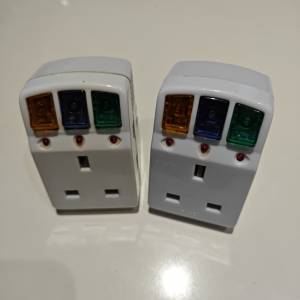 新淨全正常 萬能插頭 一開三 插蘇 有開關制 adapter power socket with toggle on/...