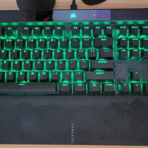 Corsair K70 RGB PRO 青軸