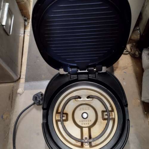 "美的"多功能煎烤機