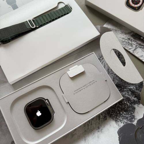 Apple Watch Ultra 1st Gen 49mm + Alpine Loop size L