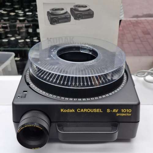 KODAK CAROUSEL S-AV 1010 POJECTOR 95% NEW