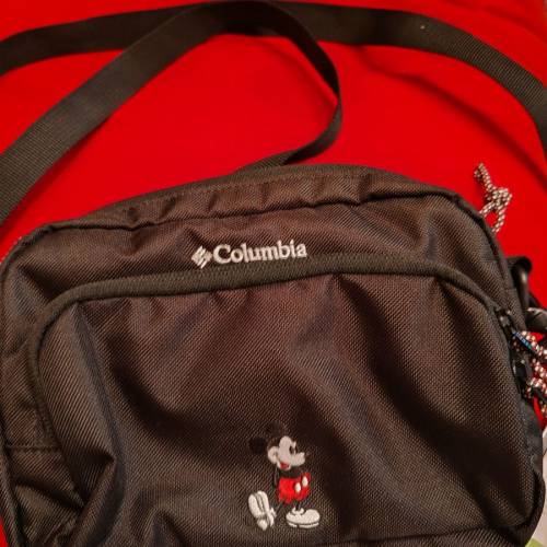 Columbia x Disneyland斜揹袋