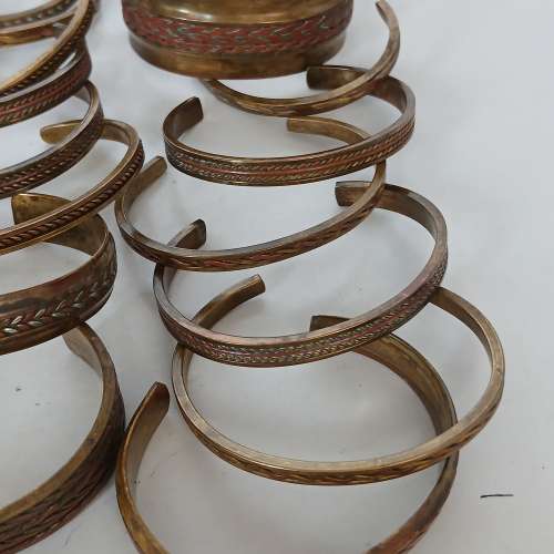 一手30隻銅鈪古舊存貨，清貨價共售150元。no.DR.25.9.24