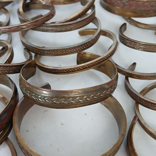 一手30隻銅鈪古舊存貨，清貨價共售150元。no.DR.25.9.24