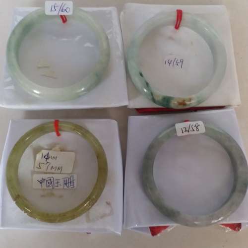 清理 存貨， 玉鈪 每一隻 150元， 四隻380元， 不保a貨。no.C25.9.24