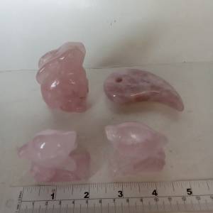 一手四件粉晶擺件，海豚/兔/蝌蚪，共售380元。單一件150元，清理存貨歡迎出價。no....