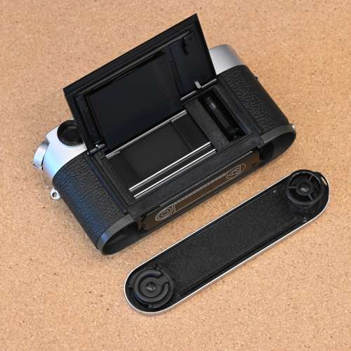 Leica M4 Silver with original instructions and box