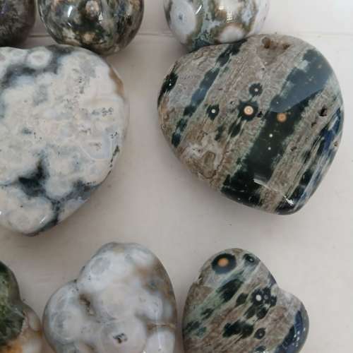 15件海洋石小擺件，包括四個30mm圓球,9個 大約30mm心形及2個50mm心形，清貨價一手15...