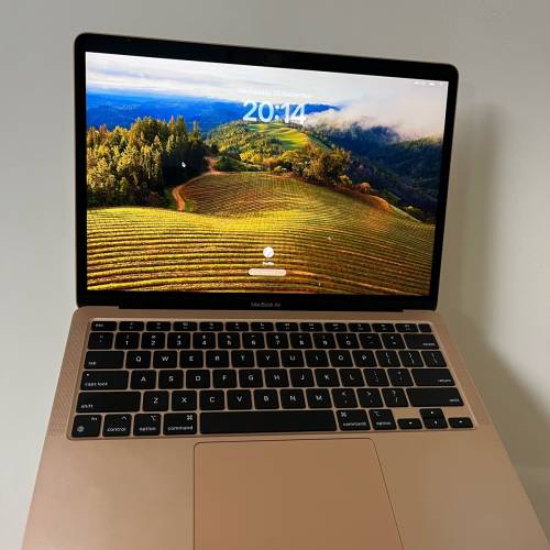 原裝MacBook M1 13” 8+256GB 電池>90% 外殻完好無缺 沒有花紋
