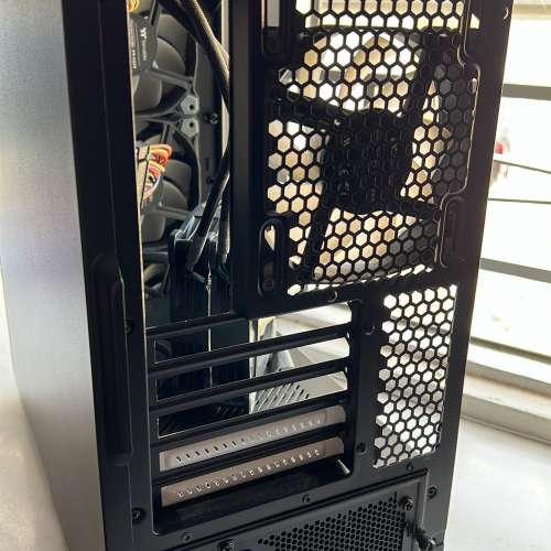 Fractal Design Define Mini C TG, Antec NeoECO II 550W, Thermaltake Pure Plus 12