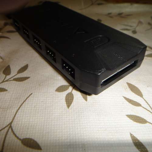 Antec ARGB控制器 可拖5把風扇