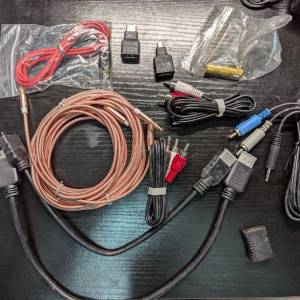 一堆 AV 配件 A Bunch of AV Accessories - 3.5mm Cable, HDMI, RCA