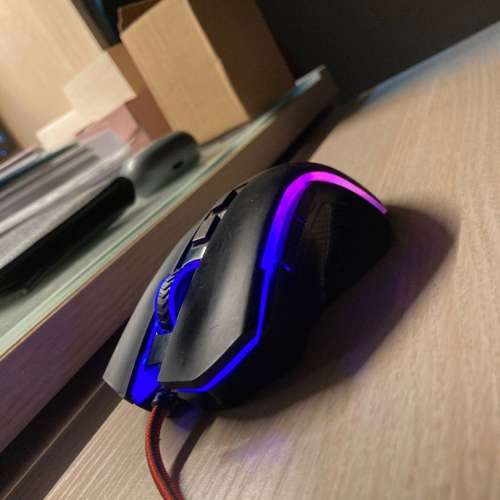 redragon m607 7200dpi rgb滑鼠