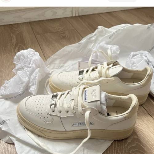 韓國品牌 EPT Court-Off White