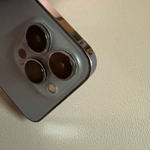 iPhone 13 pro（藍） ，256GB ，充電口壞，4邊有少量花痕，mon冇花有貼，81%電健康