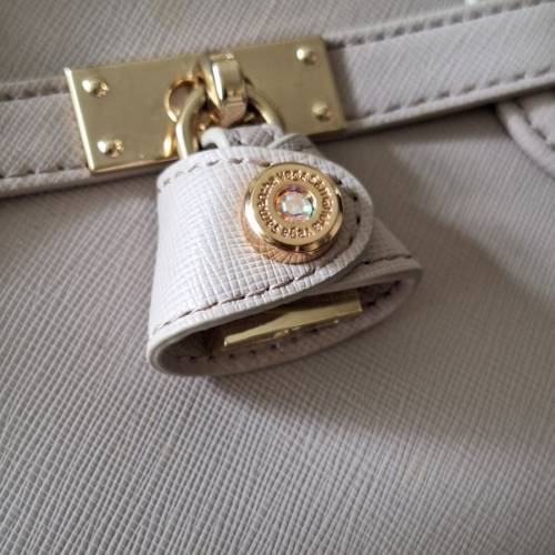 日本 Samantha Thavasa Handbag