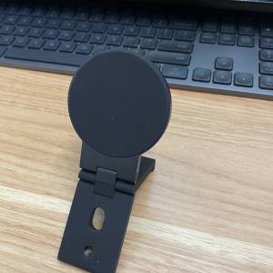 Belkin iPhone Mount with MagSafe for Mac Desktop and Displays