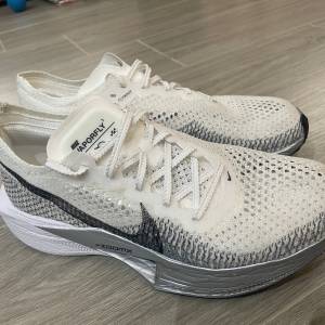 Nike Vaporfly 3 (US8) (只著過兩次）