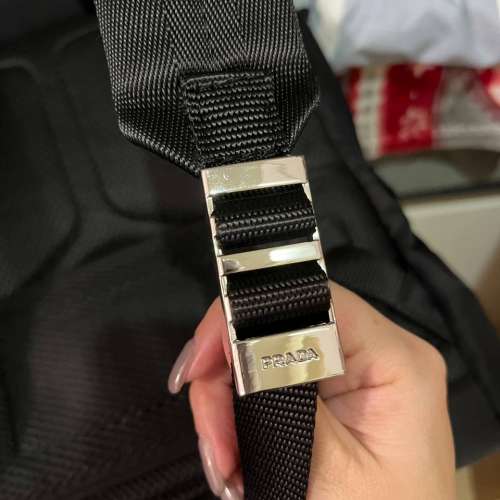 黑色降落傘防水電腦背囊