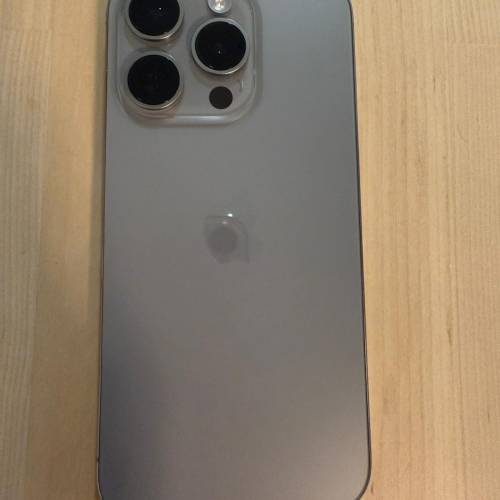 iphone 15 pro 原色 128GB 連原裝機殼
