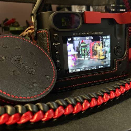 LEICA Q 真駝鳥皮相機套連Hand Grip及鏡頭蓋（不連相機帶）