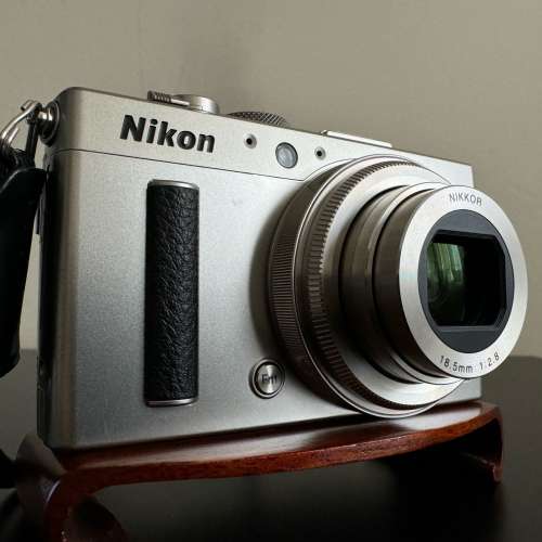 Nikon COOLPIX A  APS-C 28mm f/2.8 + JJC Lens Hood + GARIZ 韓國真皮相機手帶 (V...